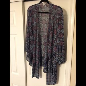 NWOT Avenue Kimono - Size 18/20